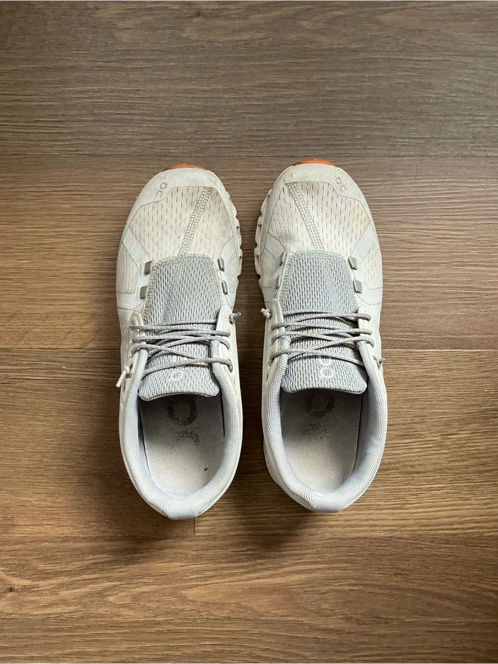 Women’s On Clouds 6.5 light gray